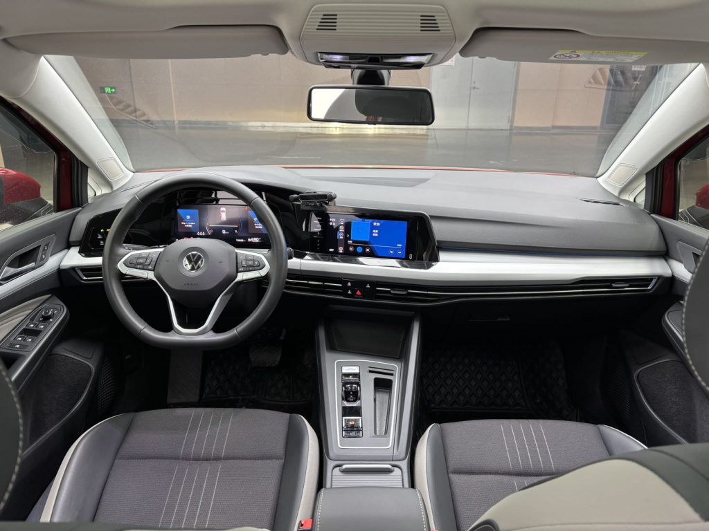 Volkswagen Golf 2023 года, обновленная версия 280TSI DSG PRO - AUTO STAR