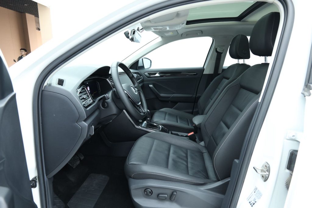 T-Roc 2022 года, 280TSI, DSG, передний привод, версия «Comfort PLUS» - AUTO STAR