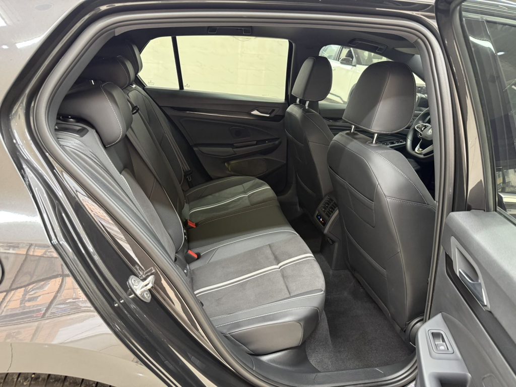 Volkswagen Golf, 2023 модельный год, 280TSI DSG R-Line Lite - AUTO STAR