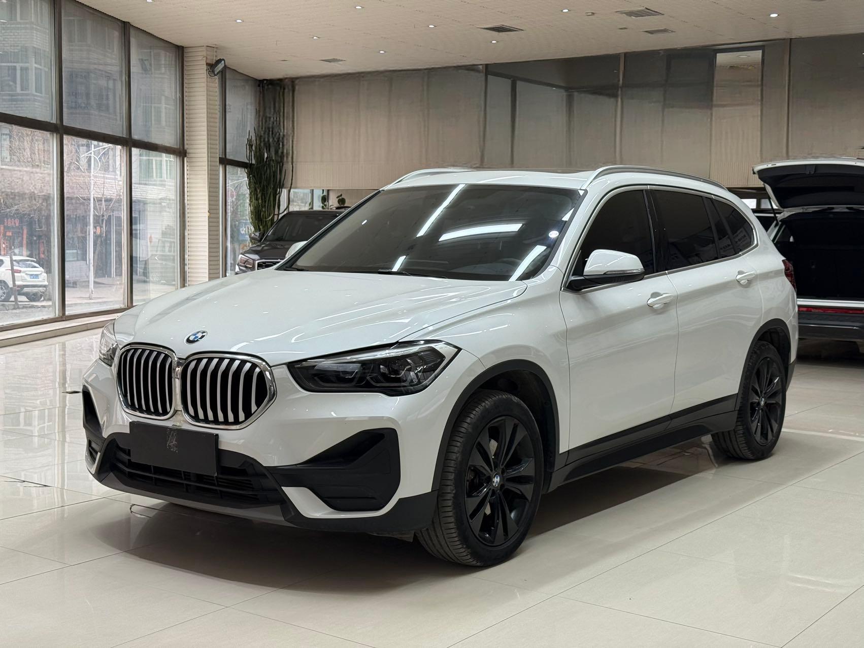 BMW X1 2022 модельного года sDrive20Li  Комплектация «Style»