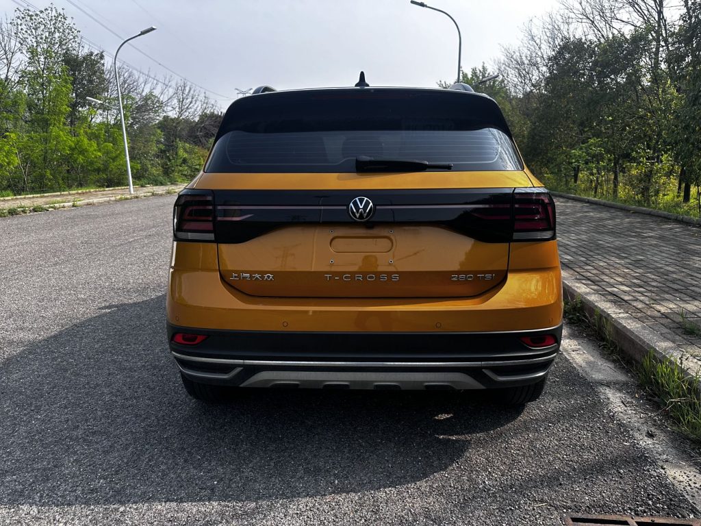 Volkswagen T-CROSS, цвет «Энергичный золотой», 2022 модельный год, 280TSI DSG, версия «Люкс» - AUTO STAR
