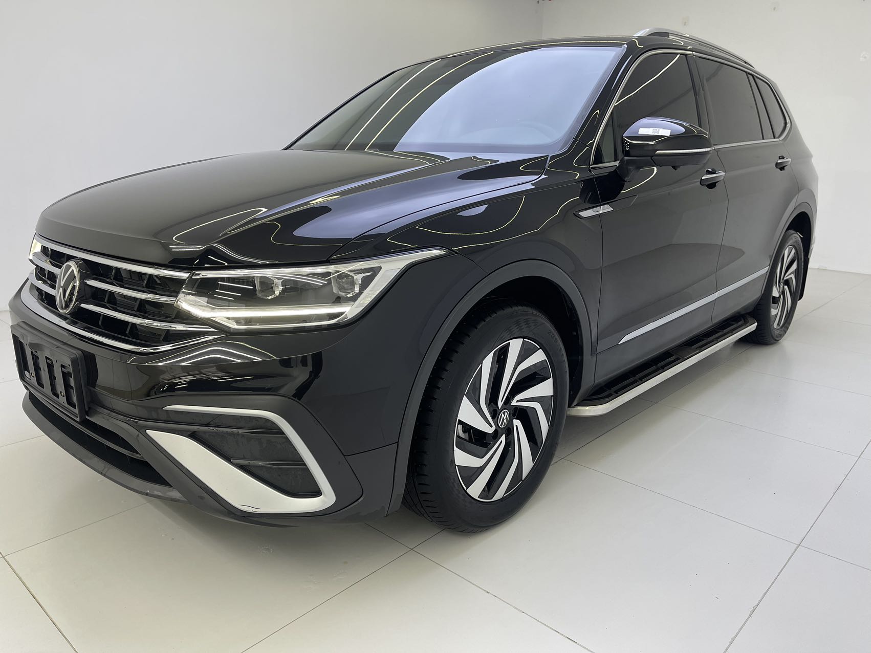 Volkswagen Tiguan L,  2023 модельный год, 280TSI, автоматическая коробка передач, передний привод, ограниченная серия «Chaochuang»