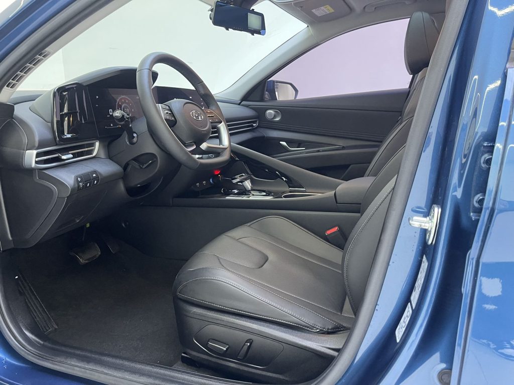 Hyundai Elantra, 2022 модельный год, 1,5 л, CVT, версия LUX - AUTO STAR