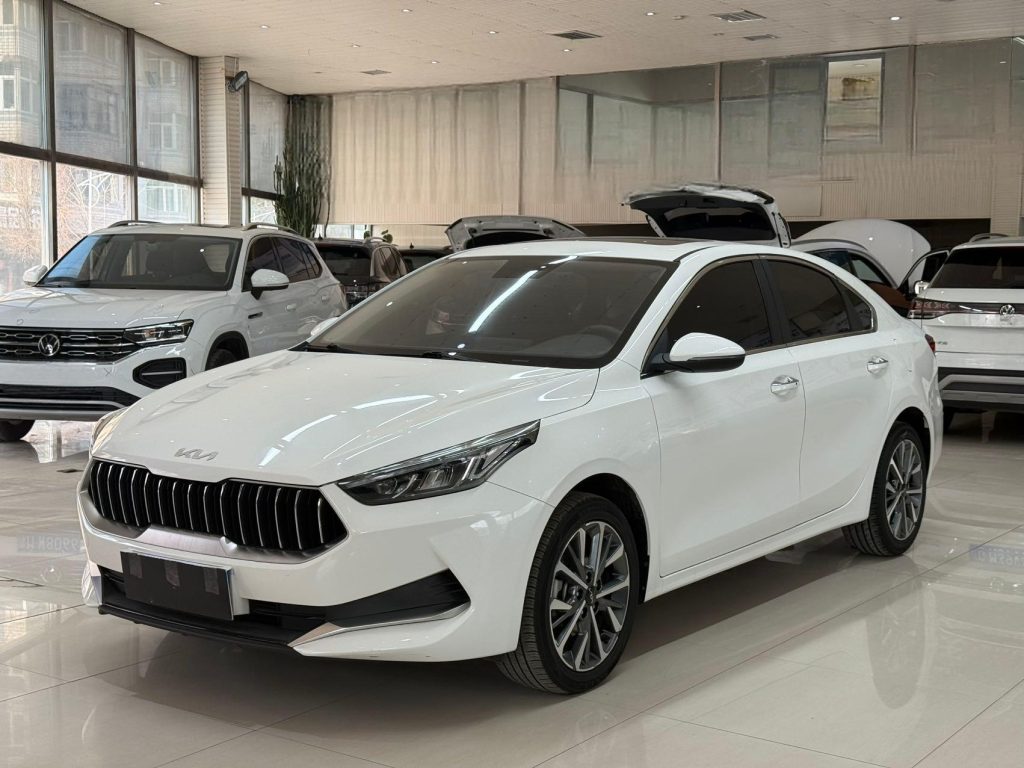 Kia K3, 2021 модельный год, обновленная версия, 1,5 л, CVT, версия «Fashion» - AUTO STAR