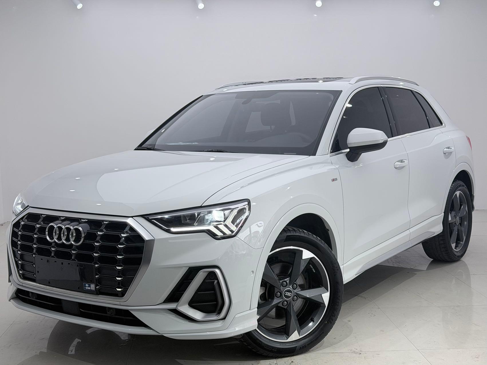 Audi Q3 2021 года,  версия 35 Sport