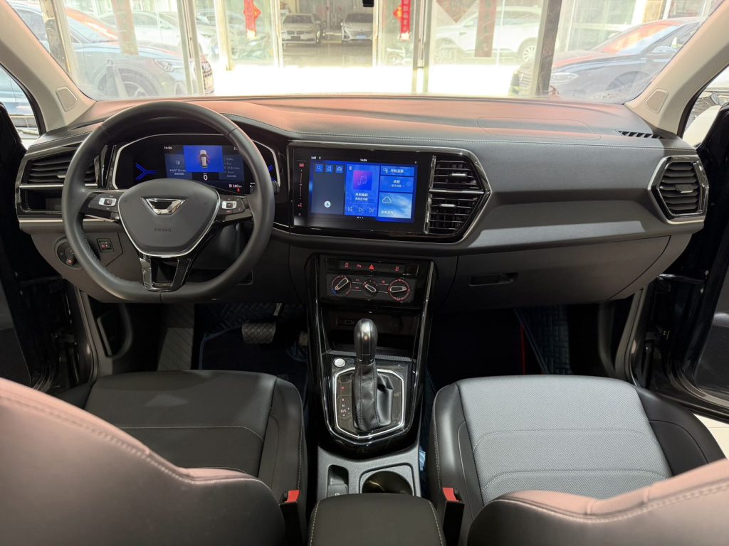 Jetta VS7 2022 г. Версия «Black Edge» 1.4T Автомат «Yuexiang Edition Pro» - AUTO STAR