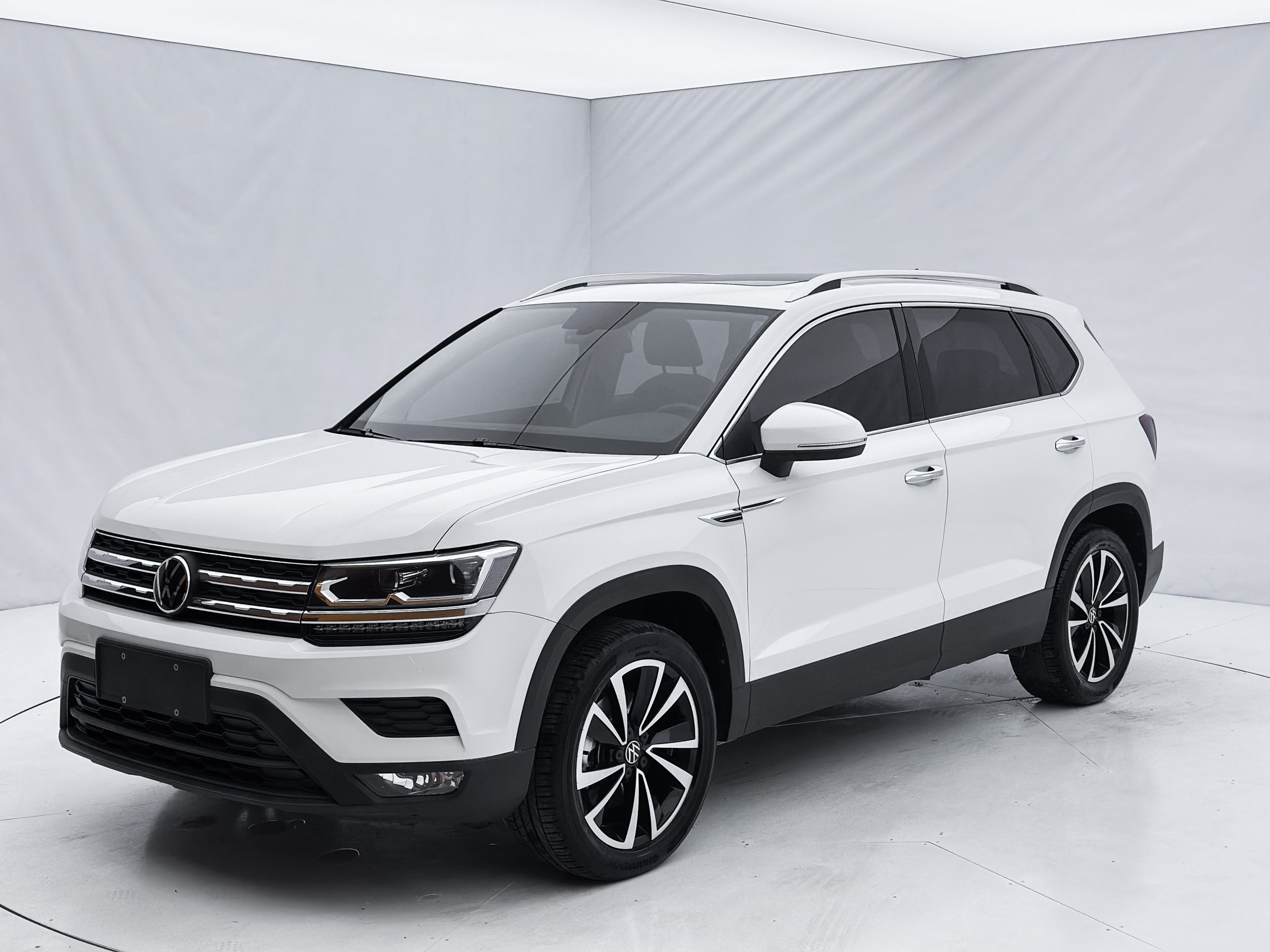 Volkswagen THARU  2021 модельного года, 280TSI, передний привод, версия Luxury PLUS