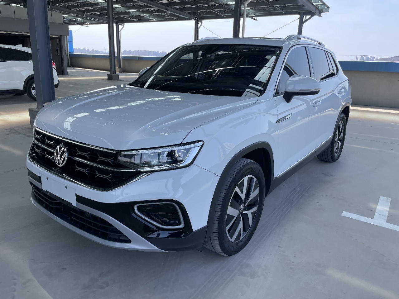 Volkswagen TAYRON,  2023 модельный год, 280TSI, передний привод, версия «Luxury Plus Advanced»