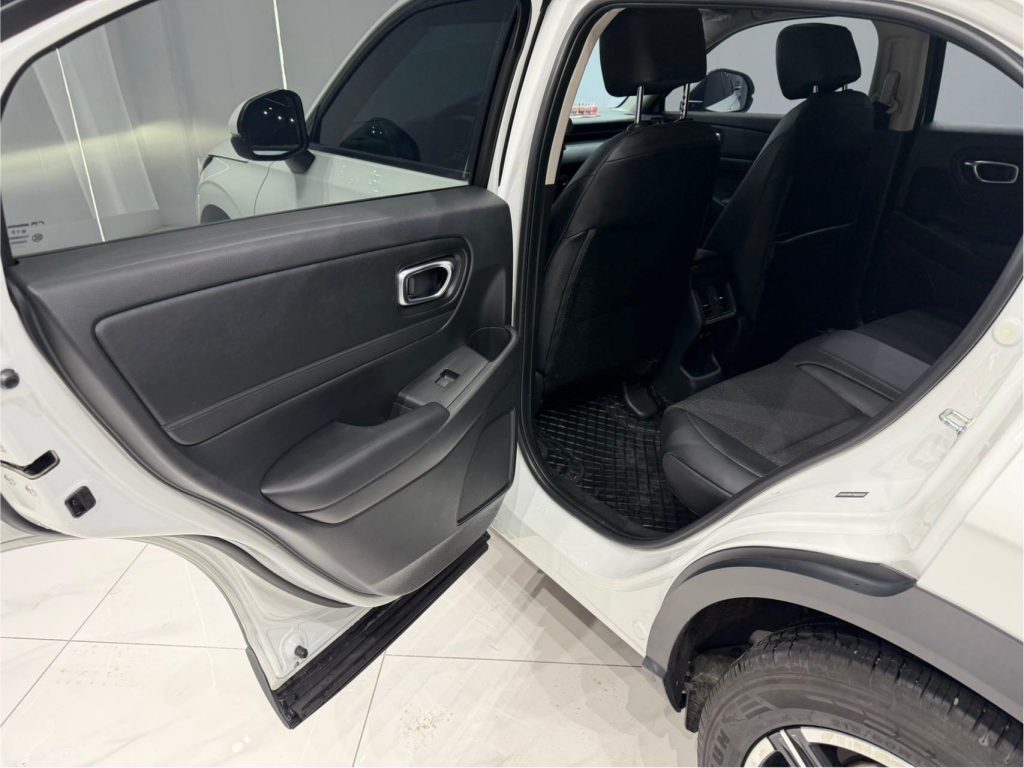 Honda Vezel, 2023 г. выпуска, 1,5 л, CVT, версия «Tech» - AUTO STAR