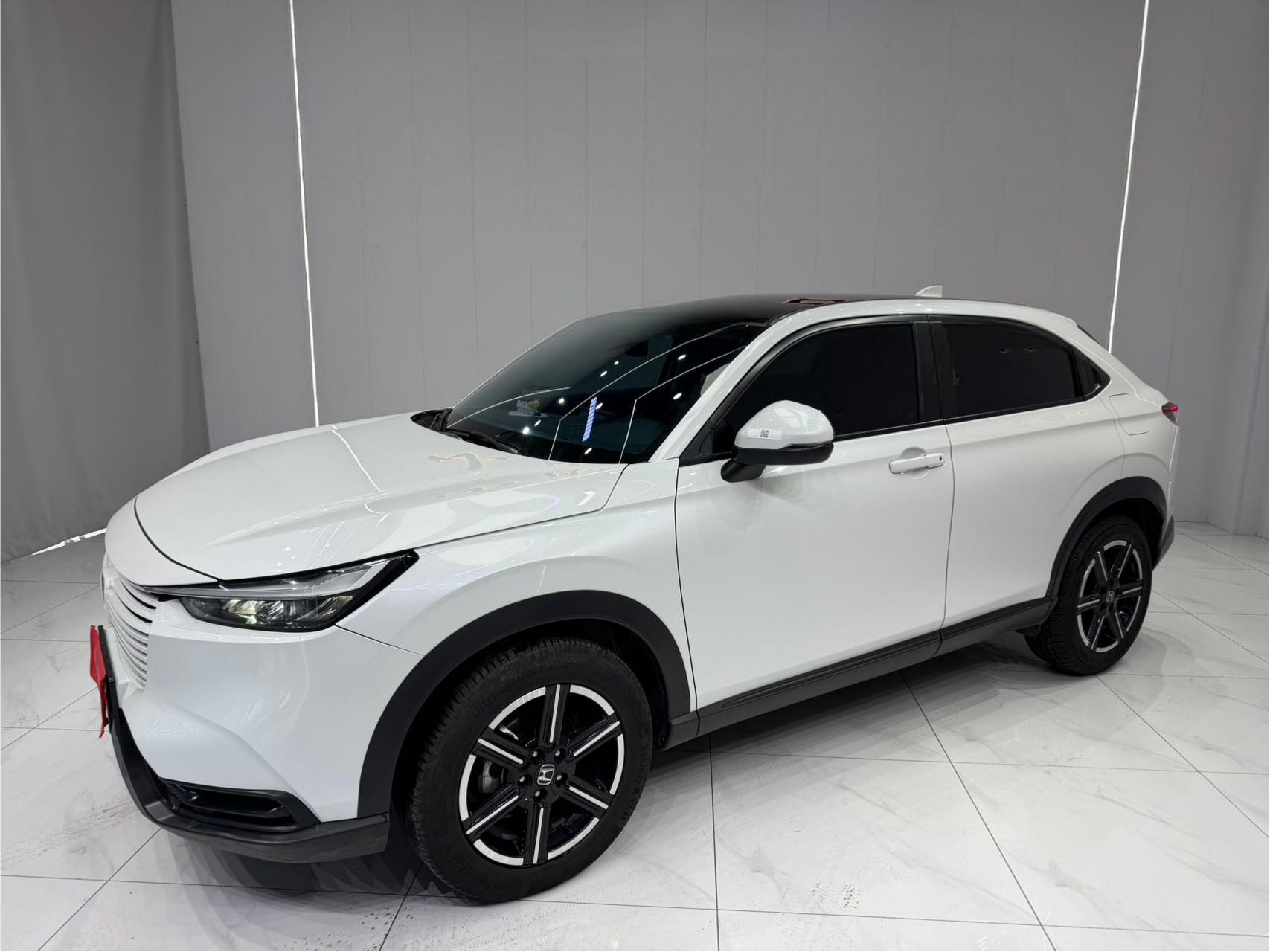 Honda Vezel,  2023 г. выпуска, 1,5 л, CVT, версия «Tech»