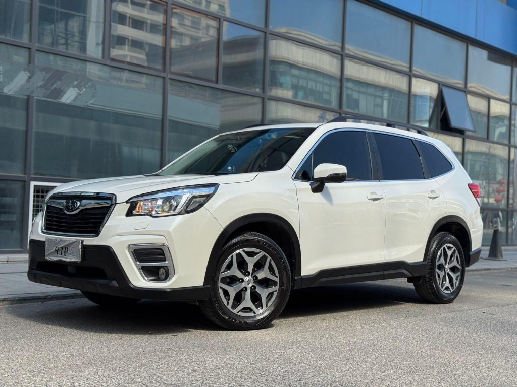 Subaru Forester, 2.0, полный привод, версия «Luxury» с системой EyeSight - AUTO STAR
