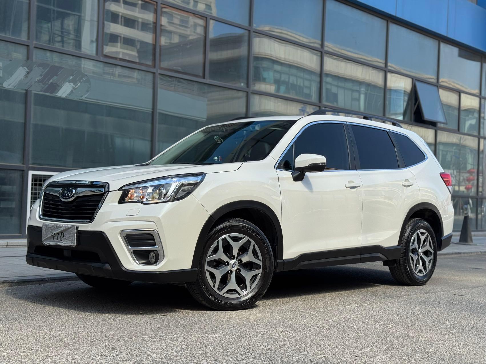 Subaru Forester,  2.0, полный привод, версия «Luxury» с системой EyeSight
