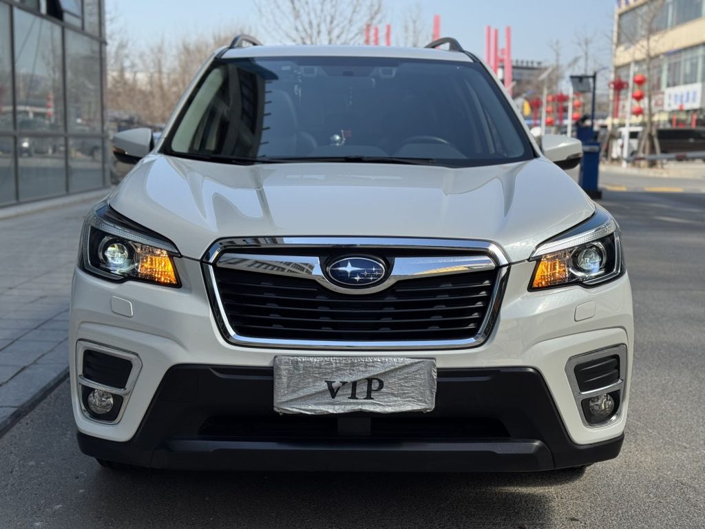 Subaru Forester, 2.0, полный привод, версия «Luxury» с системой EyeSight - AUTO STAR