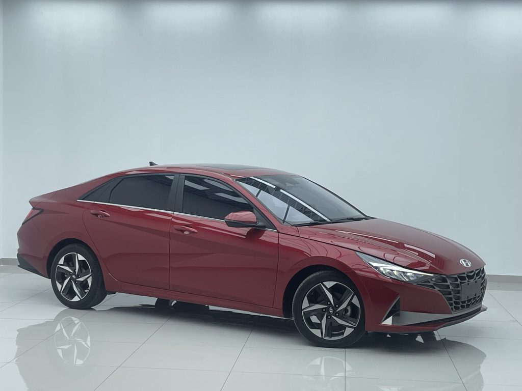 Hyundai Elantra, 2022 модельный год, 1,5 л, CVT, версия LUX, стандарты выбросов - AUTO STAR