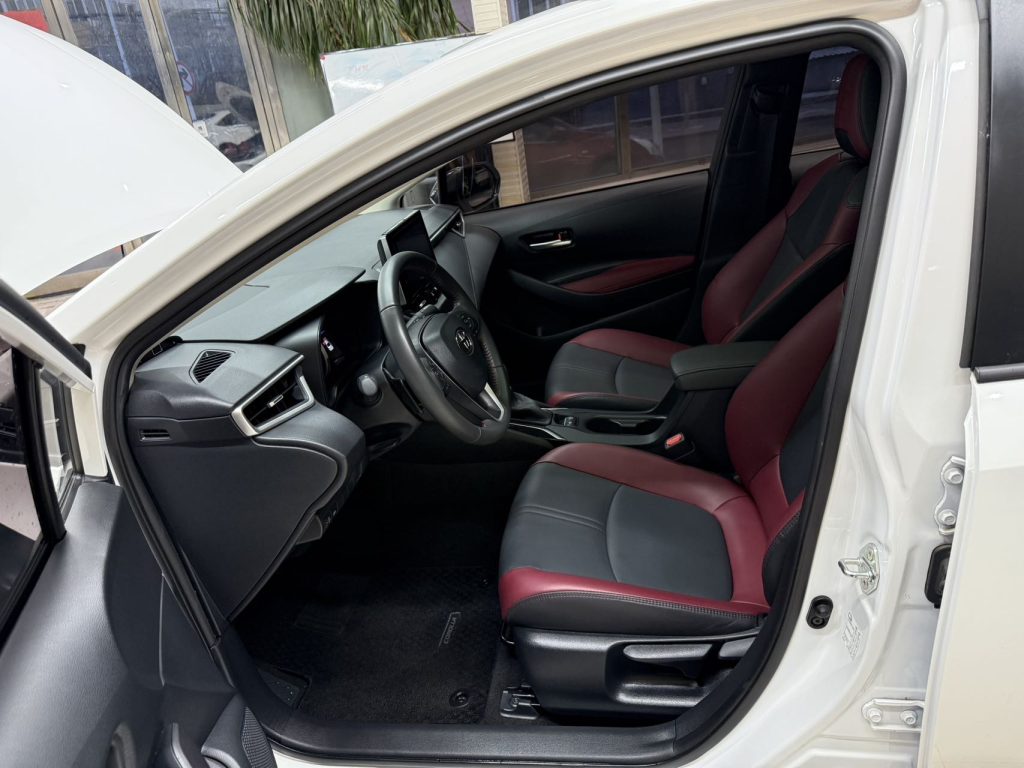 Toyota Corolla 2021 модельного года, платформа TNGA, 1,5 л, CVT, версия GR SPORT - AUTO STAR