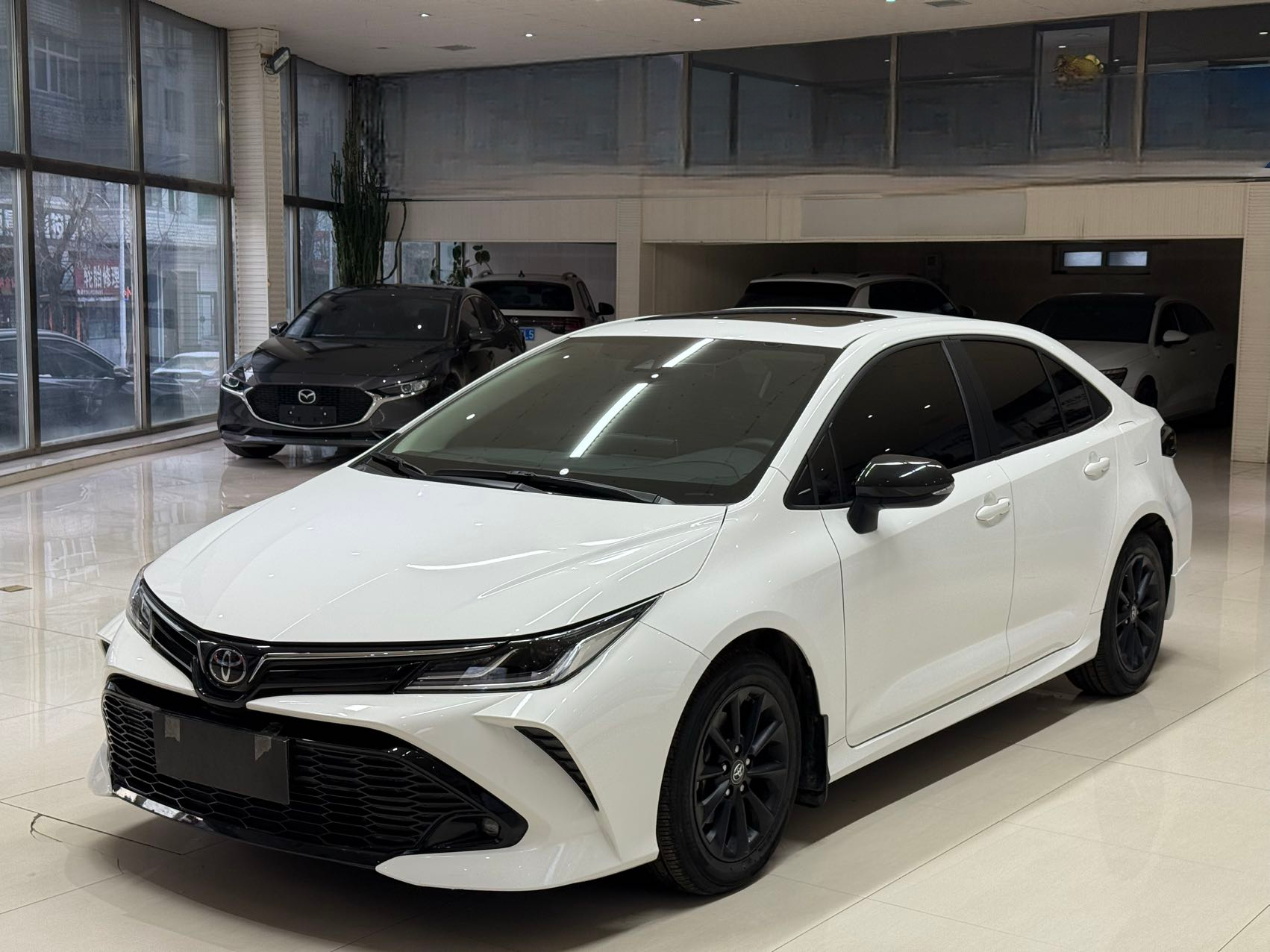 Toyota Corolla 2021 модельного года, платформа TNGA,  1,5 л, CVT, версия GR SPORT