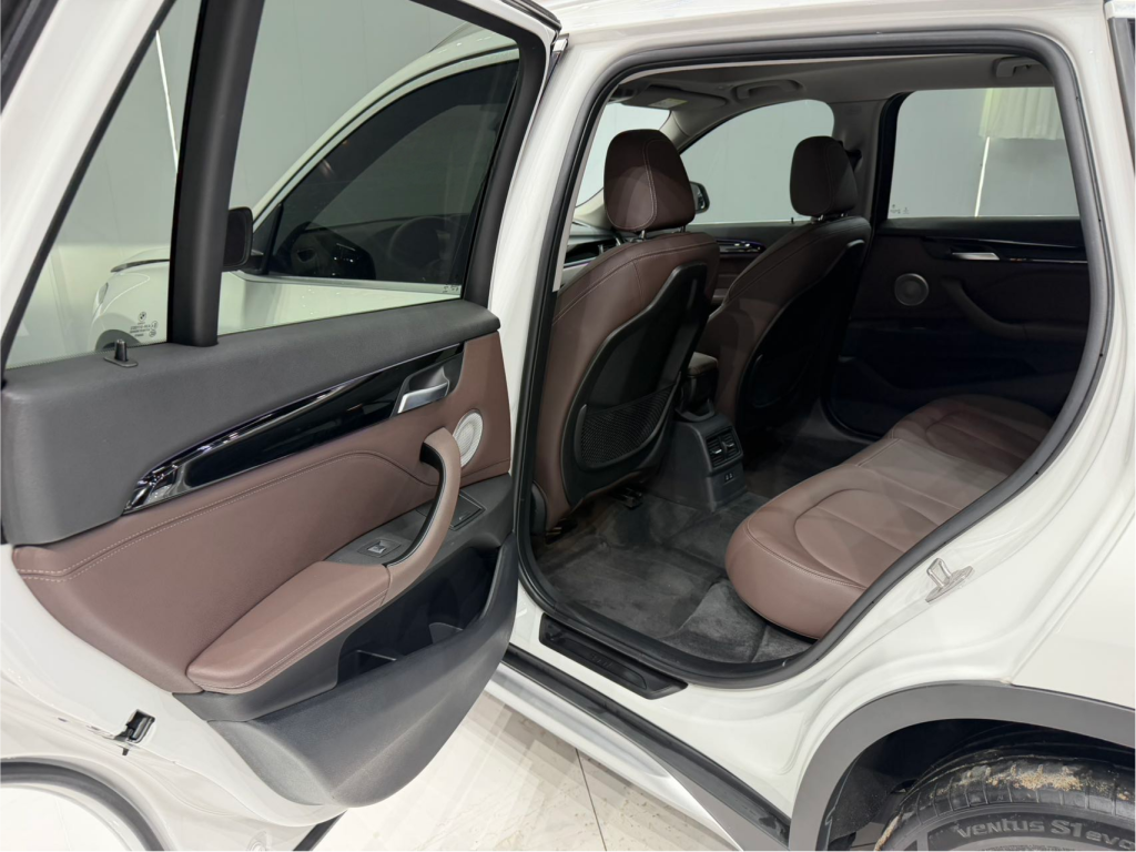 BMW X1 2022 модельного года sDrive20Li версия «Exclusive» - AUTO STAR