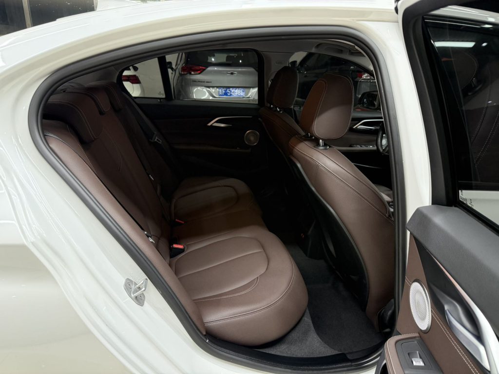 BMW 1 серии 2023 модельного года 120i M Sport Night Edition - AUTO STAR