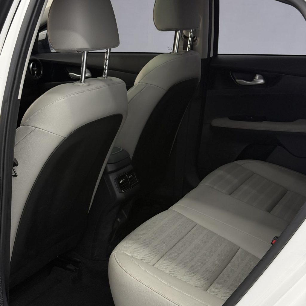 Kia K3 2023 модельного года 1.4T DCT, версия «Люкс» - AUTO STAR