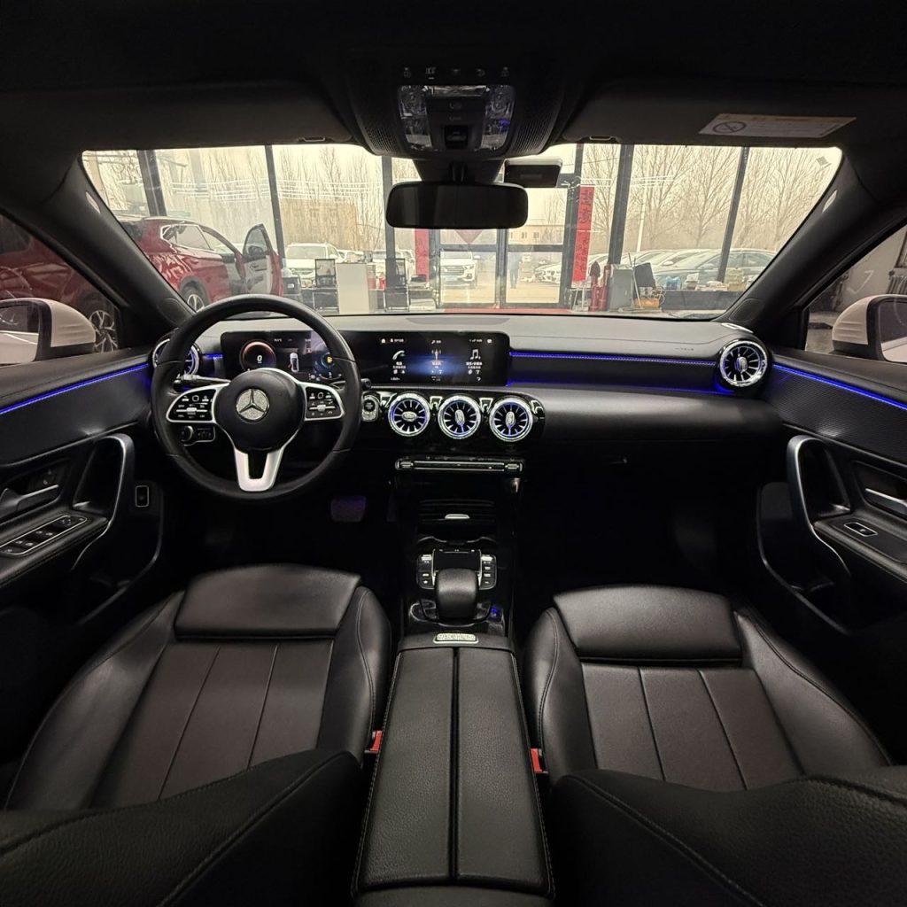 Mercedes-Benz A-класс 2021 модельный год A 180 L Спортивный седан - AUTO STAR