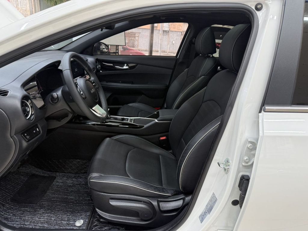 Kia K3 2023 модельного года 1.4T DCT, версия «Люкс» - AUTO STAR