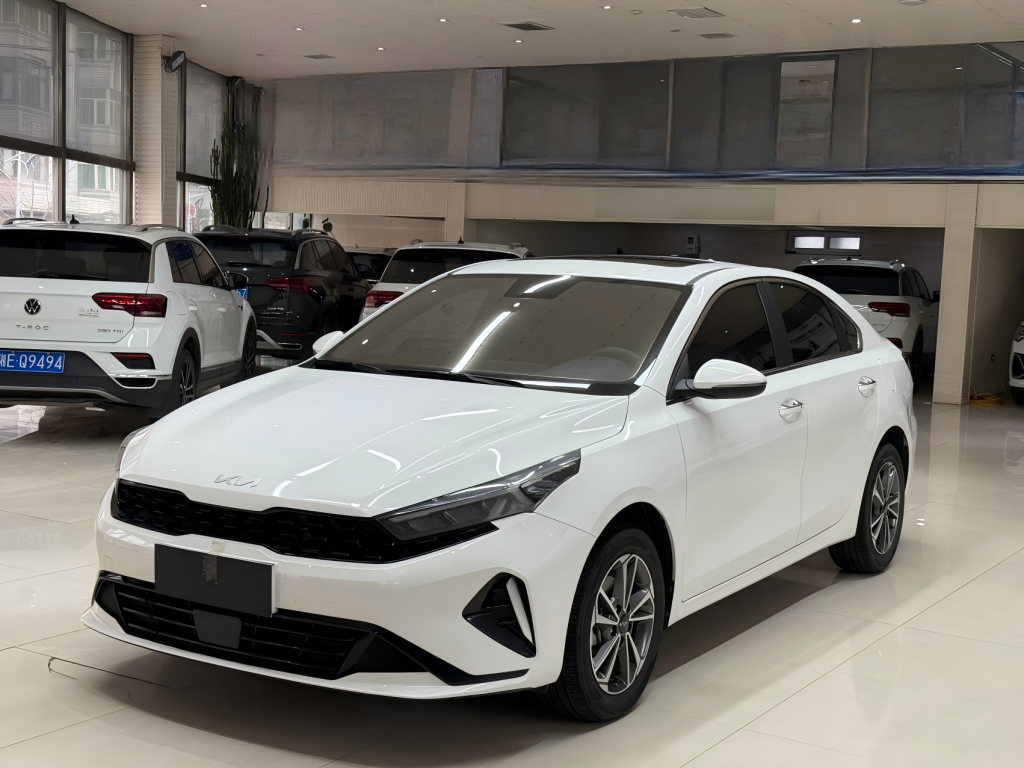 Kia K3 2023 модельного года 1.4T DCT, версия «Люкс» - AUTO STAR