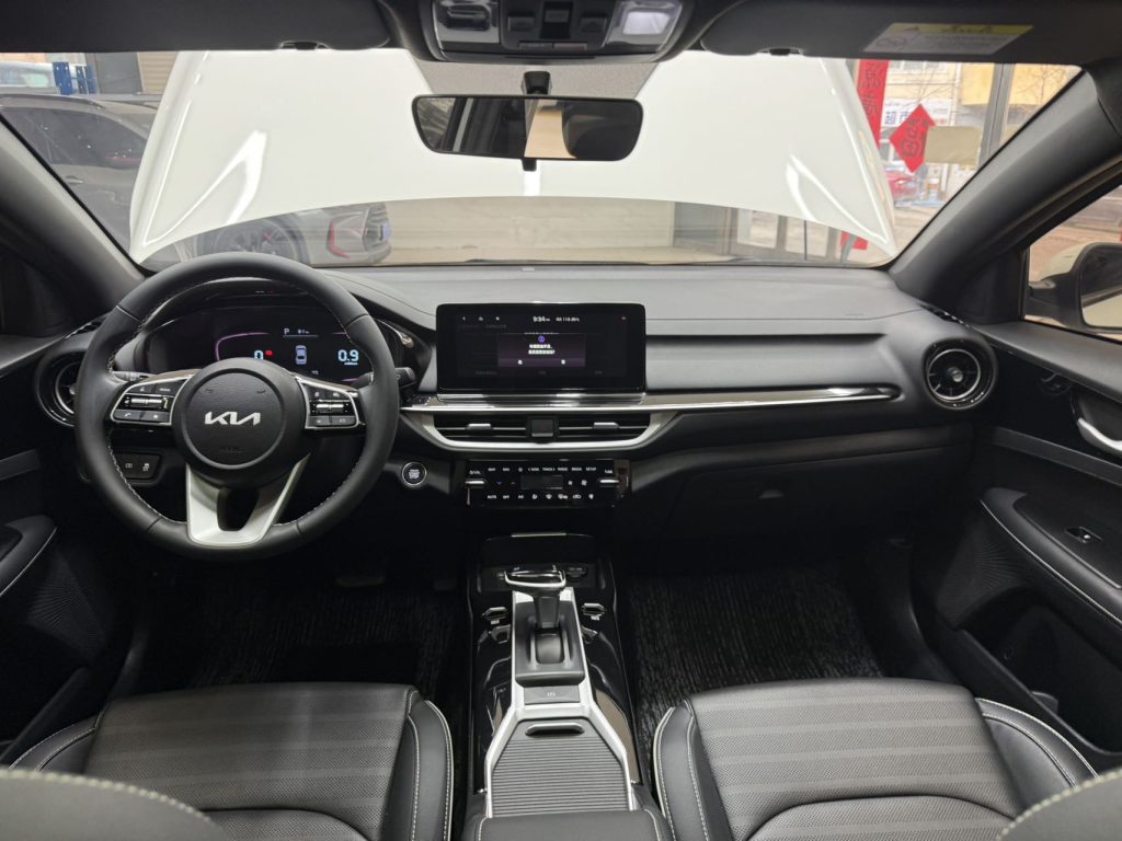 Kia K3 2023 модельного года 1.4T DCT, версия «Люкс» - AUTO STAR