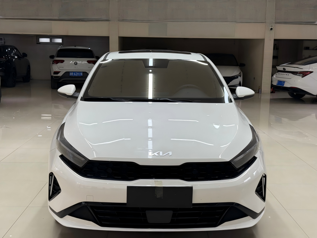 Kia K3 2023 модельного года 1.4T DCT, версия «Люкс» - AUTO STAR