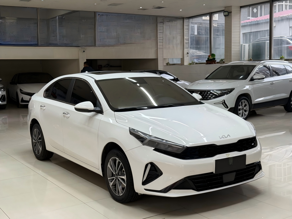 Kia K3 2023 модельного года 1.4T DCT, версия «Люкс» - AUTO STAR