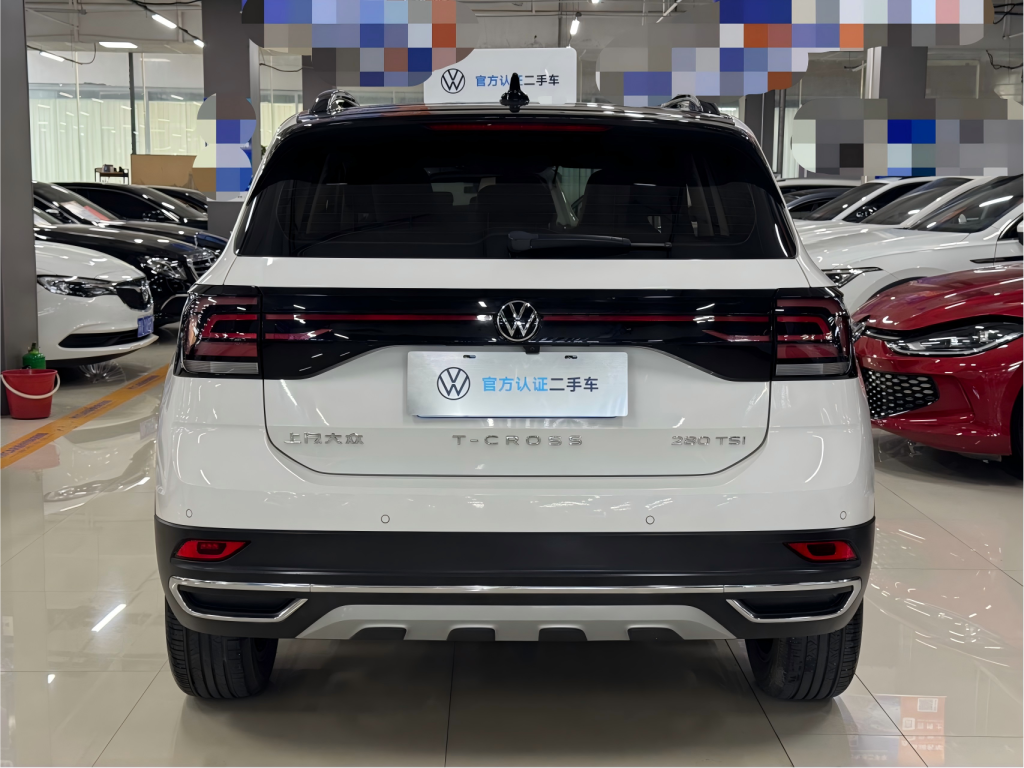 T-Cross 2022 года, 280TSI DSG, версия «Люкс» - AUTO STAR