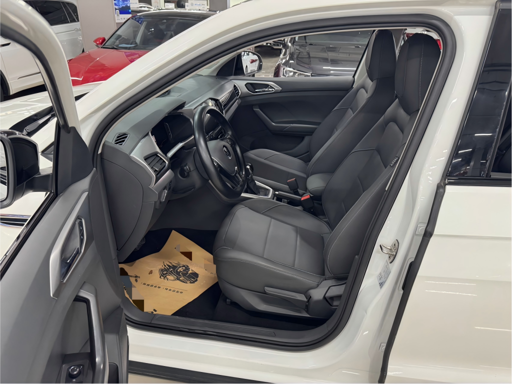 T-Cross 2022 года, 280TSI DSG, версия «Люкс» - AUTO STAR