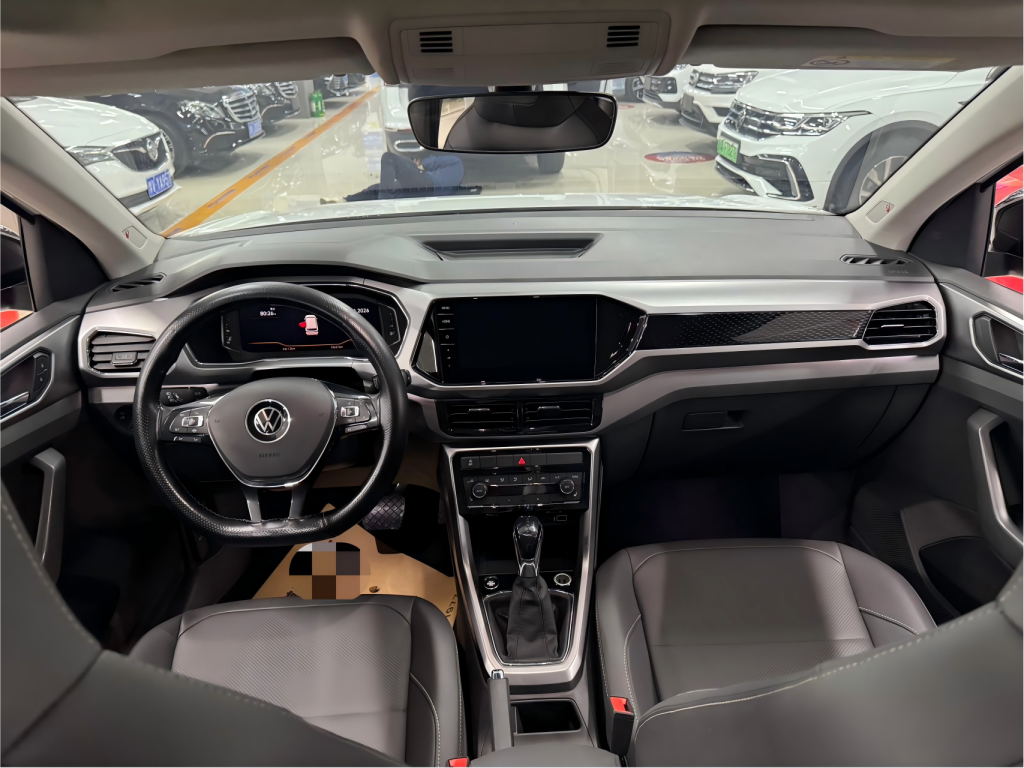 T-Cross 2022 года, 280TSI DSG, версия «Люкс» - AUTO STAR