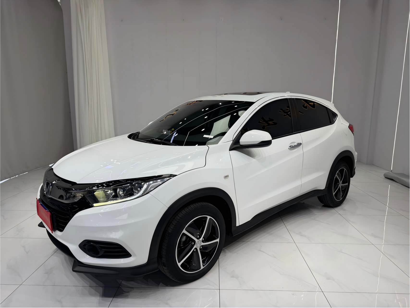 Honda Vezel,  2020 г. выпуска, 1,5 л, CVT, версия Pioneer, стандарты выбросов