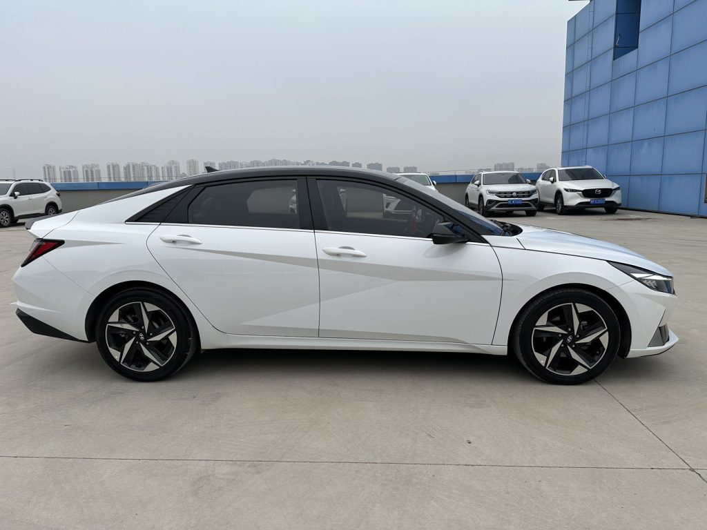 Hyundai Elantra 2022 модельного года, 240TGDi DCT, версия LUX - AUTO STAR