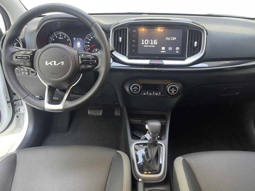 Kia KX1 2021 г. 1,4 л CVT с люком - AUTO STAR