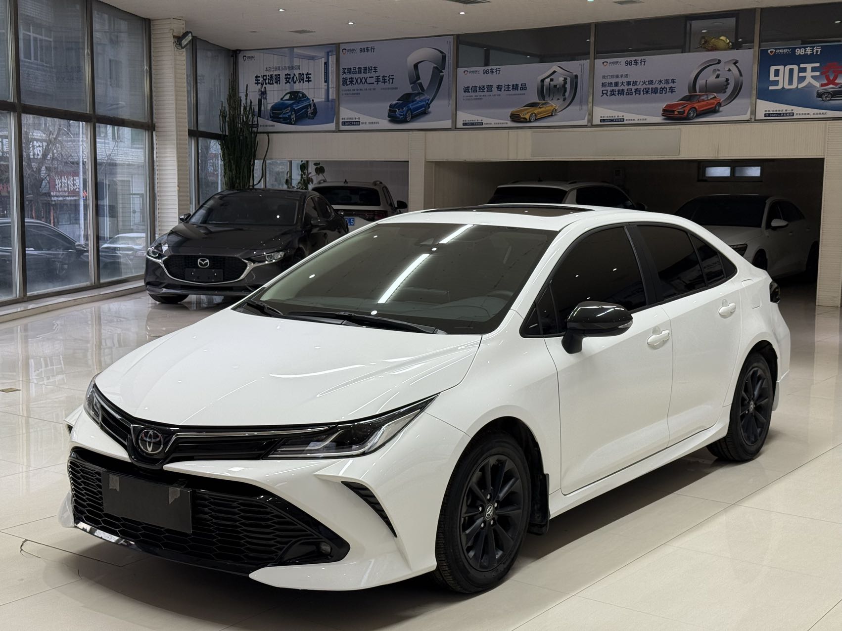 Toyota Corolla 2021 года, TNGA, 1,5 л, CVT, версия GR SPORT