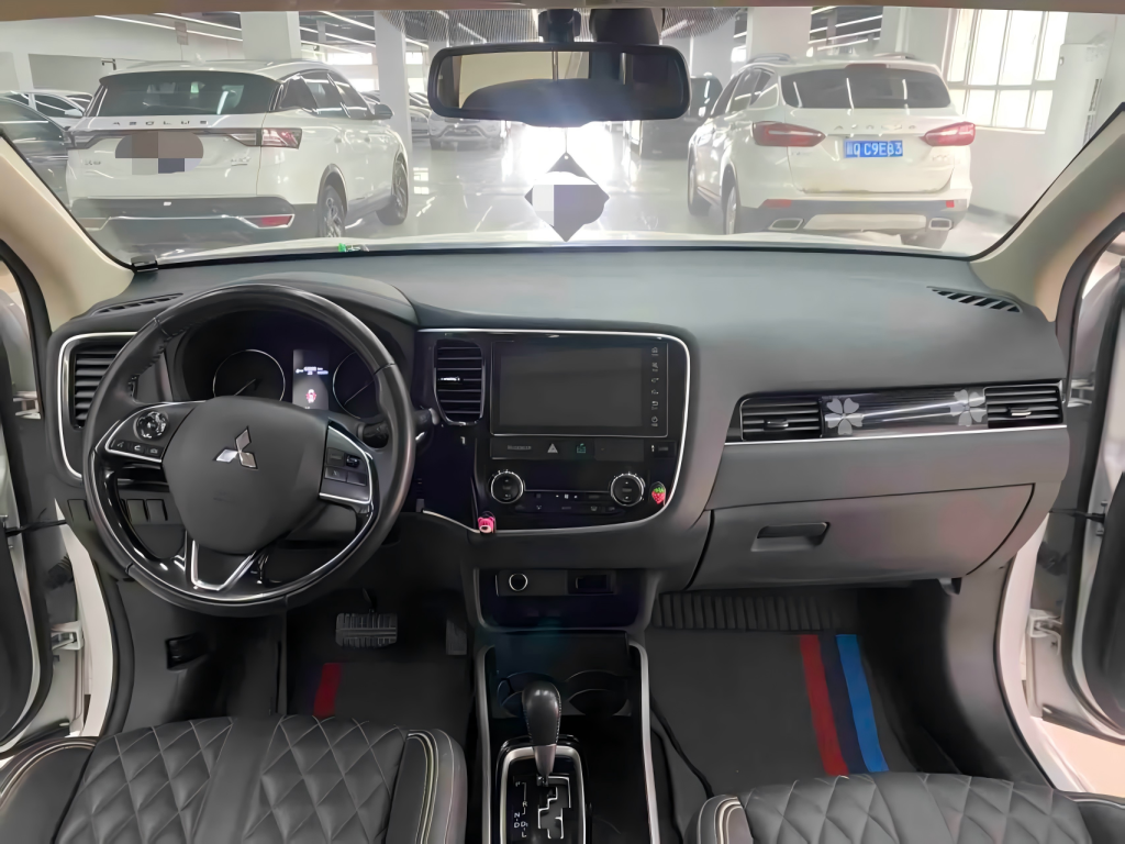 Mitsubishi Outlander, 2021 модельный год (обновленная версия), 2,0 л, передний привод, версия «Changxiang», 7-местный - AUTO STAR