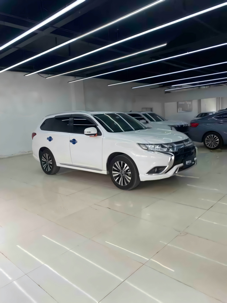 Mitsubishi Outlander, 2021 модельный год (обновленная версия), 2,0 л, передний привод, версия «Changxiang», 7-местный - AUTO STAR