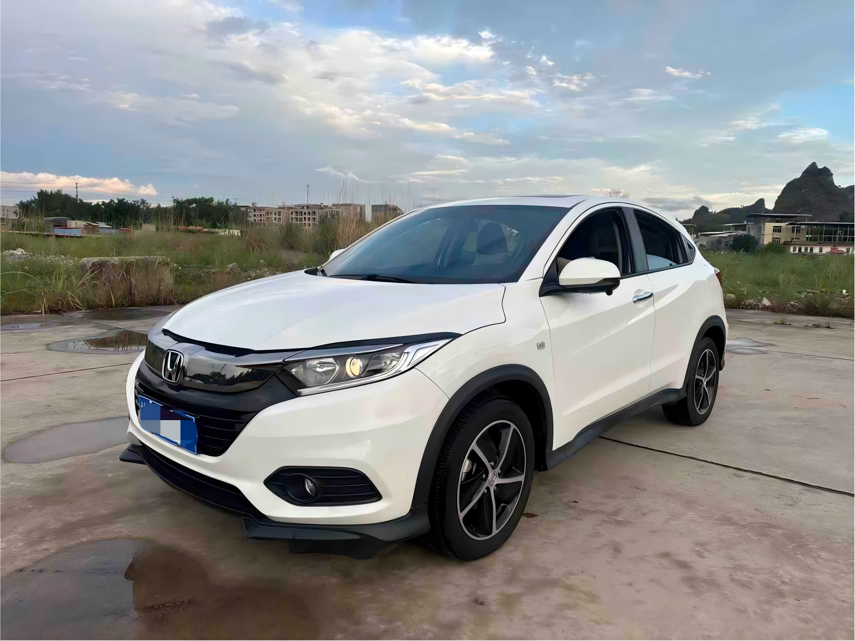 Honda Vezel,  2020 г. выпуска, 1,5 л, CVT, версия Pioneer, стандарты выбросов