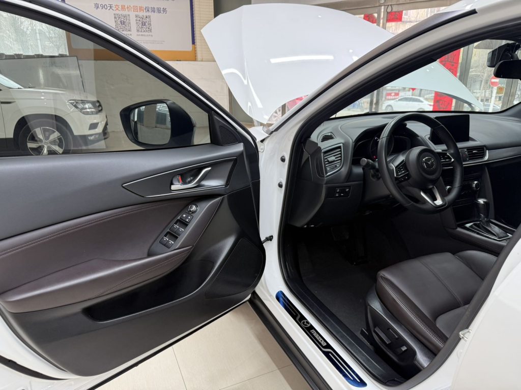 Mazda CX-4 2021 г. 2,0 л, АКПП, передний привод, версия «Skyline» - AUTO STAR