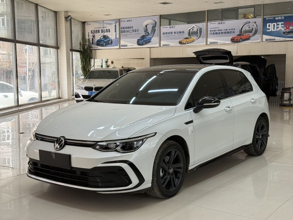 Volkswagen Golf, 2021 г. выпуска, 280TSI DSG R-Line - AUTO STAR