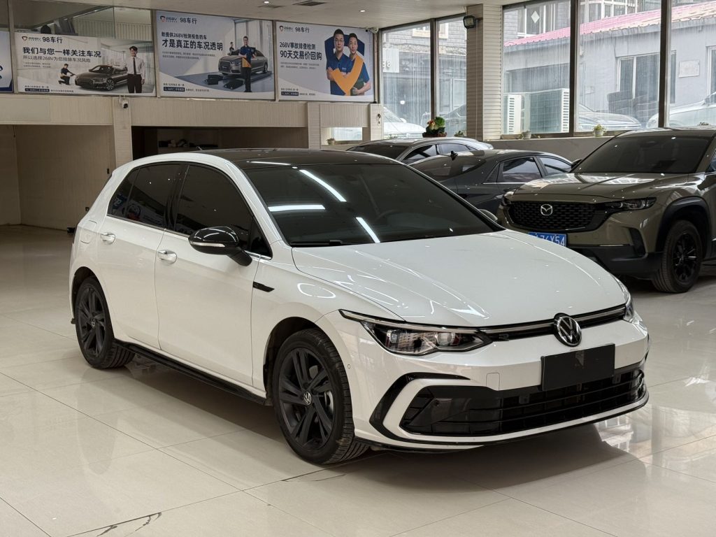 Volkswagen Golf, 2021 г. выпуска, 280TSI DSG R-Line - AUTO STAR