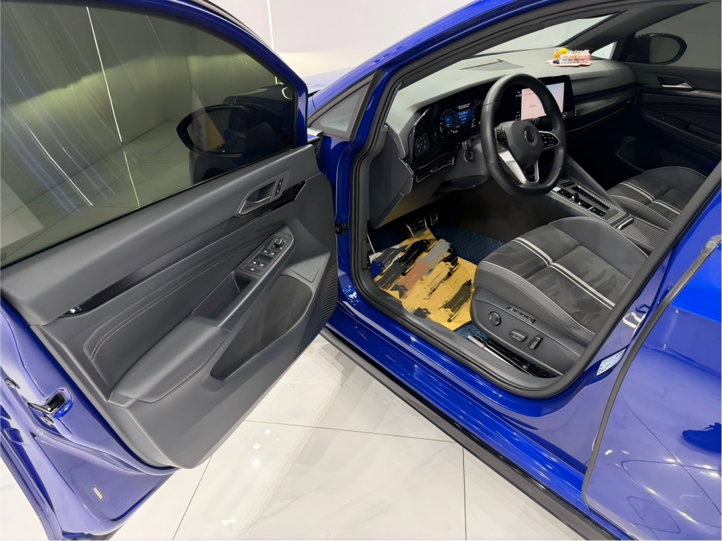 Volkswagen Golf, 2021 г. выпуска, 280TSI DSG R-Line - AUTO STAR