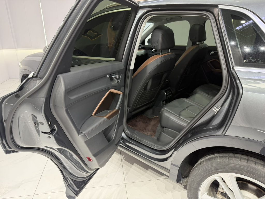 Audi Q3, 2021 г. выпуска, 35 TFSI, версия «Stylish Elegance» - AUTO STAR