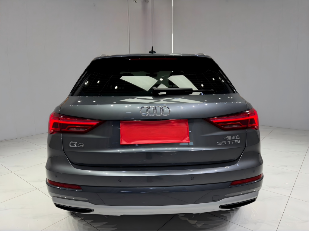Audi Q3, 2021 г. выпуска, 35 TFSI, версия «Stylish Elegance» - AUTO STAR