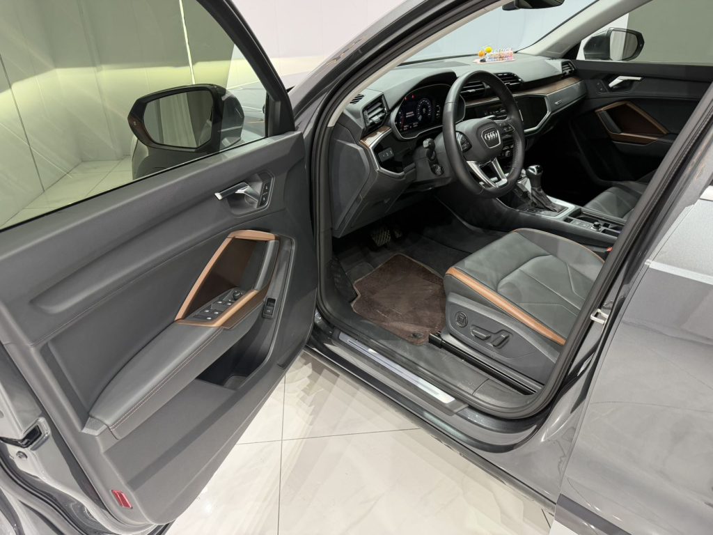 Audi Q3, 2021 г. выпуска, 35 TFSI, версия «Stylish Elegance» - AUTO STAR
