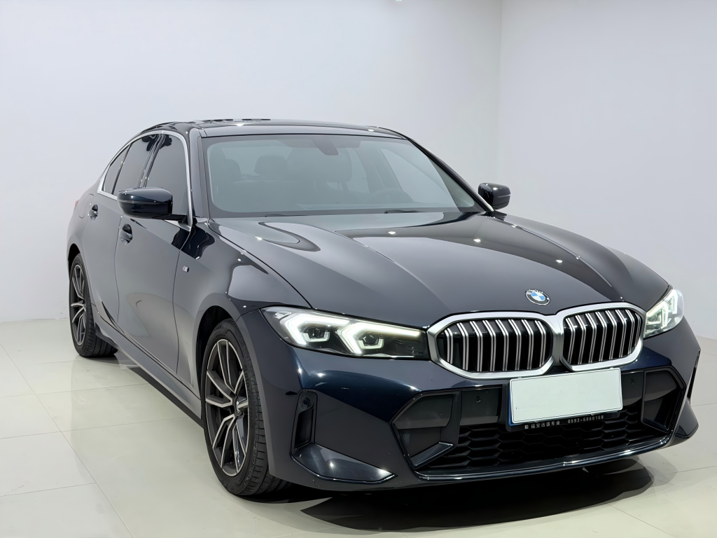 BMW 3 серии 2023 года, 320i с пакетом M Sport - AUTO STAR