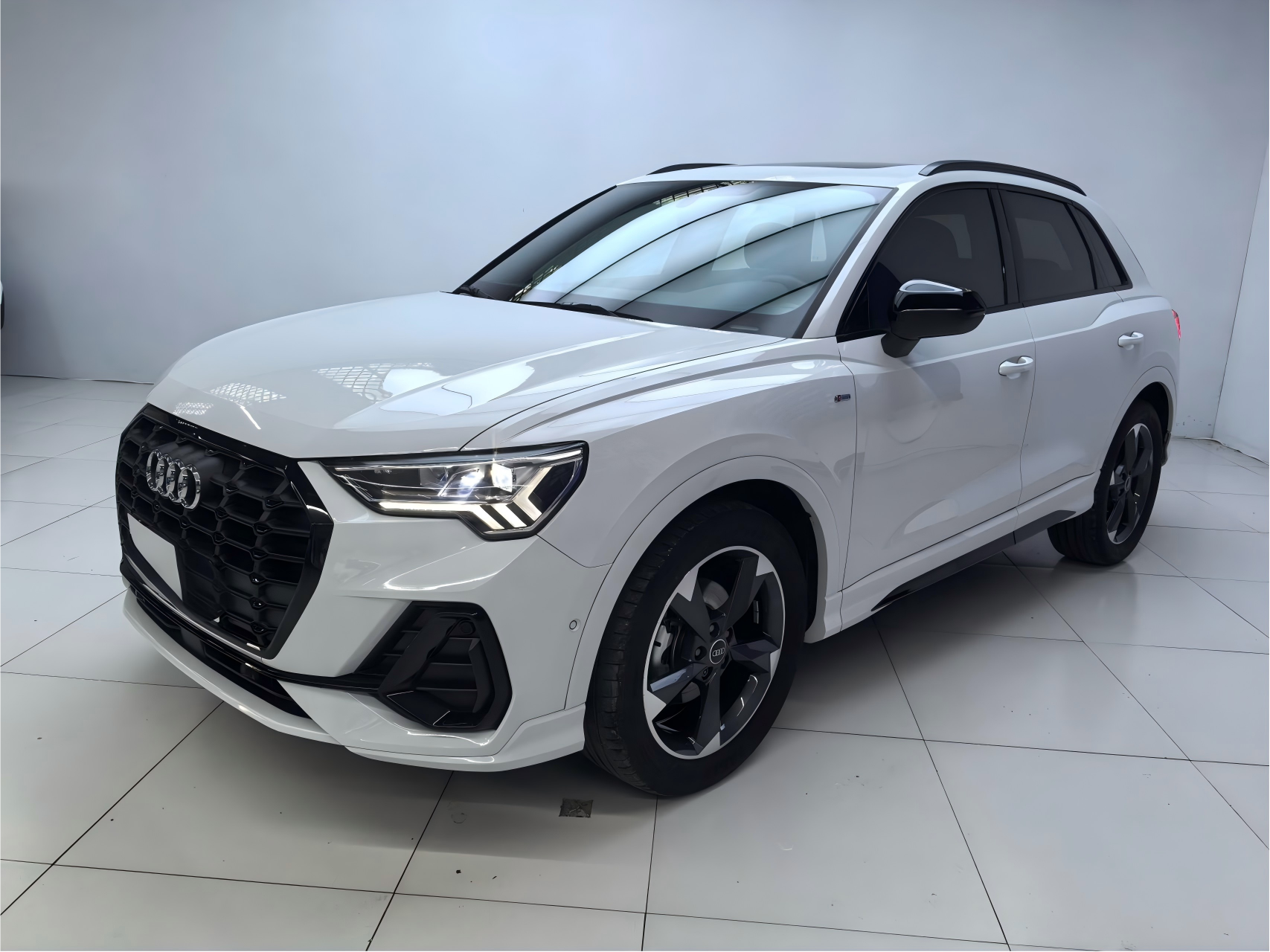 Audi Q3 2022 модельного года 35 TFSI версия «Sporty» Стандарт China VI