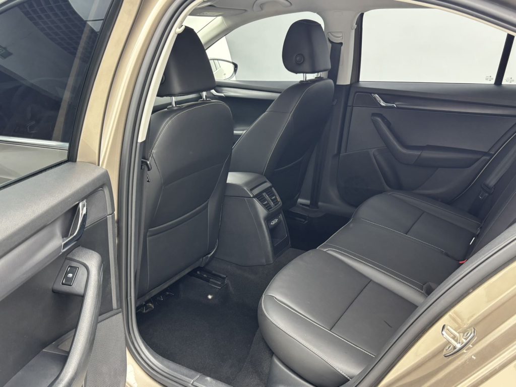 Skoda Octavia 2022 года,1,5 л, автоматическая коробка передач, версия «Comfort» - AUTO STAR