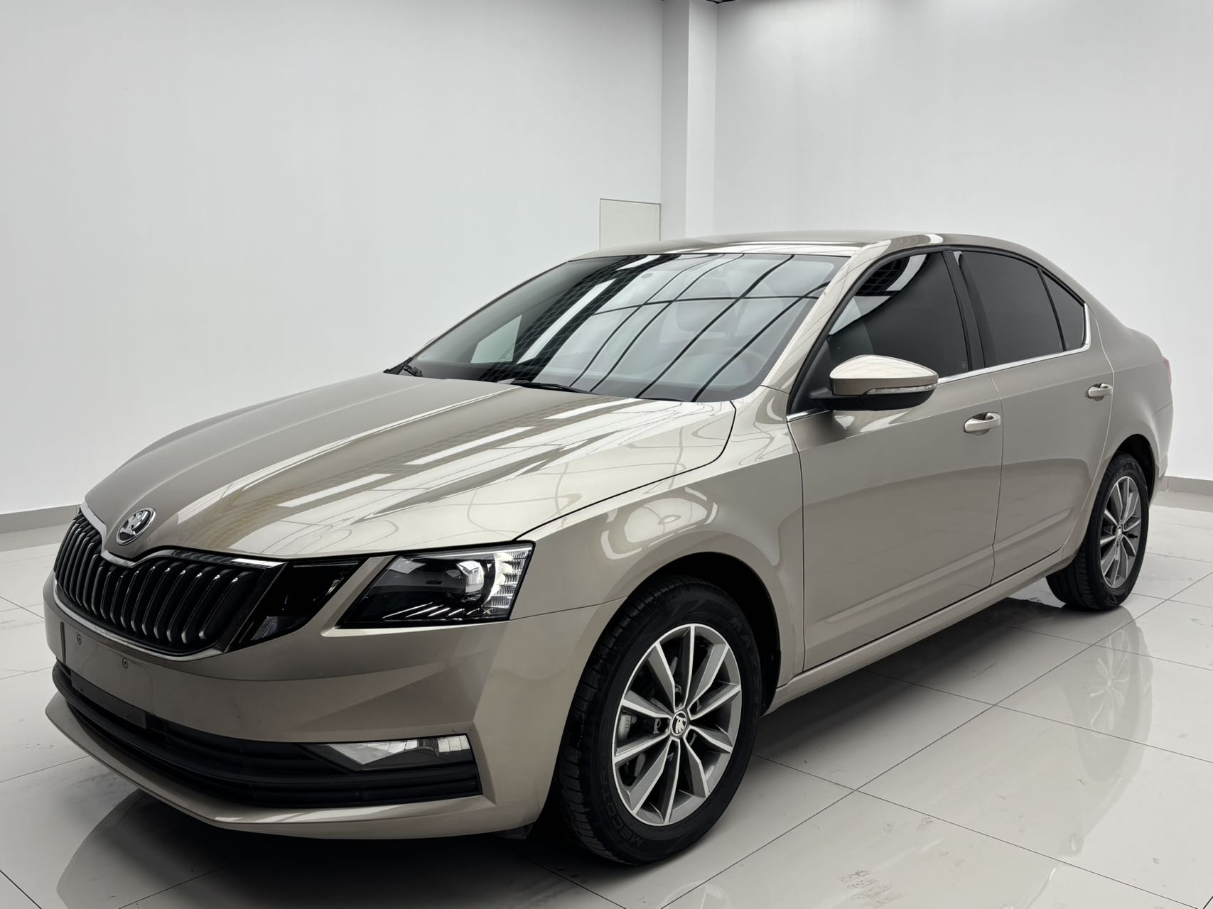 Skoda Octavia 2022 года,1,5 л, автоматическая коробка передач, версия «Comfort»